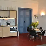 Schloss 3*